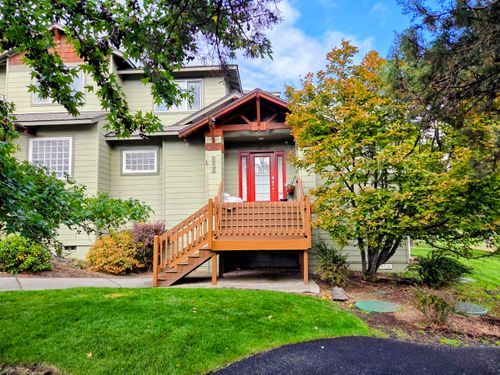 855 Golden Pheasant Dr, Redmond, OR, 97756-7000 | Card Image