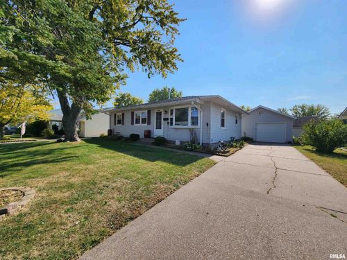 3235 W 16th St, Davenport, IA, 52804-3216 | Card Image