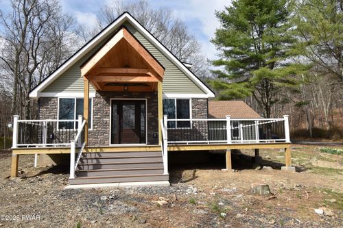 108 Stag Ct, Bushkill, PA, 18324-8690 | Card Image