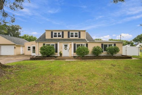 126 N Roosevelt Road, Evansdale, IA, 50707 | Card Image