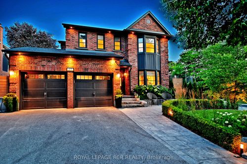 15 Hollingshead Dr, Aurora, ON, L4G5J9 | Card Image