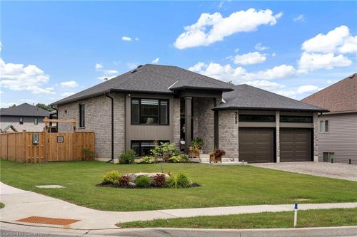 209 Charles St, Waterford, ON, N0E1Y0 | Card Image