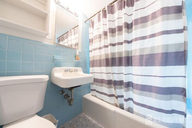 7 Walnut St, House other with 5 bedrooms, 2 bathrooms and null parking in Edison NJ | Image 18