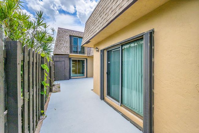 1204 Waterview Cir, Condo with 3 bedrooms, 3 bathrooms and null parking in Palm Springs FL | Image 25