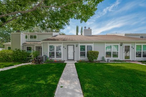 64 Hideaway Dr, Friendswood, TX, 77546-4868 | Card Image