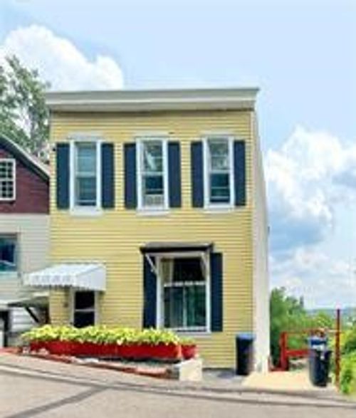 26 Gazzam St, Oakland, PA, 15213-3048 | Card Image