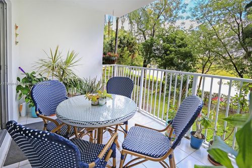 apt-212-3850 Washington St, Hollywood, FL, 33021-7354 | Card Image