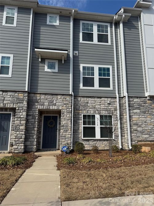 3738 Memorial Pkwy, Charlotte, NC, 28217-1692 | Card Image