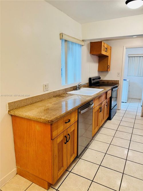 2411 Rodman St, Hollywood, FL, 33020-5845 | Card Image