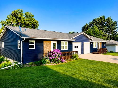 300 2nd St Sw, Waukon, IA, 52172-1914 | Card Image