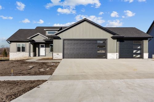 3988 Peridot Dr, Marion, IA, 52302-8826 | Card Image