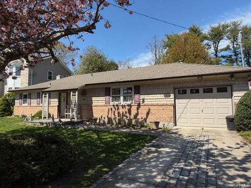 99 Convent Rd, Syosset, NY, 11791-3815 | Card Image