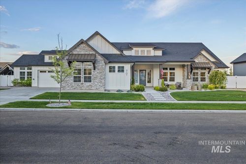 8101 W Mirror Pond Dr, Boise, ID, 83714-2274 | Card Image