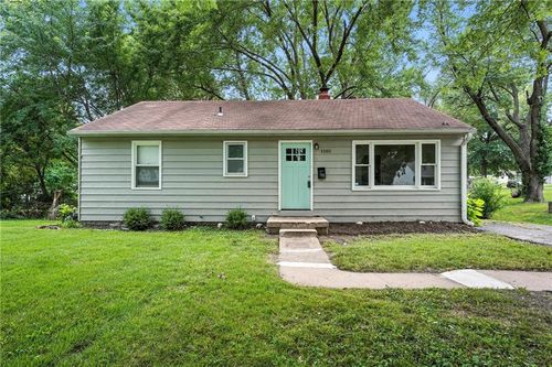 1101 Ne 66th Ter, Gladstone, MO, 64118-3568 | Card Image