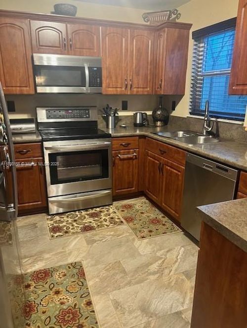 2211 Nw 171st Ter, Pembroke Pines, FL, 33028-2053 | Card Image