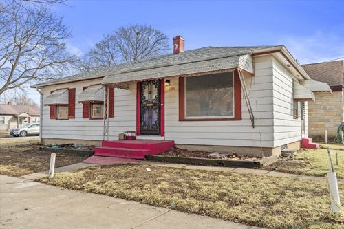 2101 W Fairmount Ave, Milwaukee, WI, 53209-5725 | Card Image