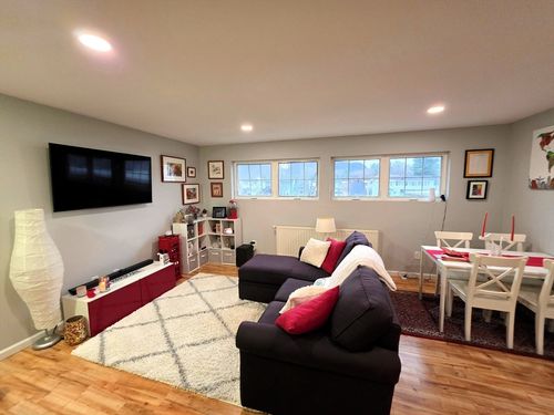 20-20 Maine Ave, Easthampton, MA, 01027-1524 | Card Image