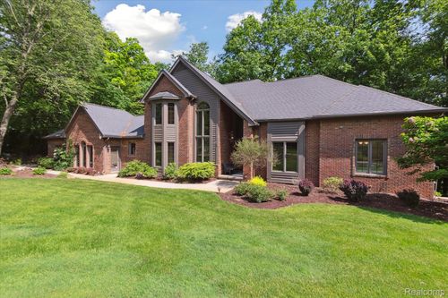 2020 Pine Hollow Trl, Brighton, MI, 48114-8961 | Card Image