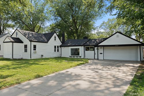 23819 Wellington Ave, Warren, MI, 48089-5746 | Card Image