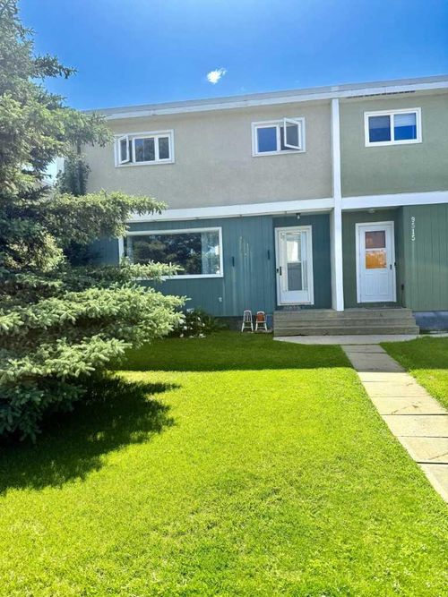 9517 89 Ave, Peace River, AB, T8S1G7 | Card Image