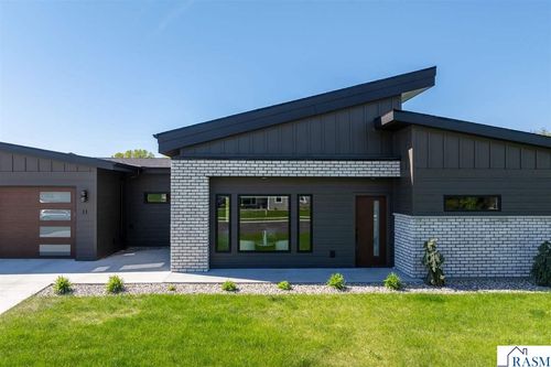11 S Pointe Ct, North Mankato, MN, 56003-7512 | Card Image