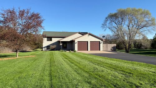 982 Drover Trl, Hudson, WI, 54016-7686 | Card Image