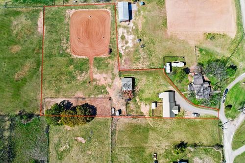 207 N Sand St, Comanche, TX, 76442-2628 | Card Image