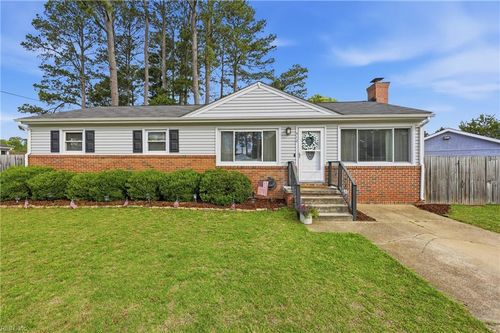 512 Wooten Ln, Chesapeake, VA, 23323-3122 | Card Image