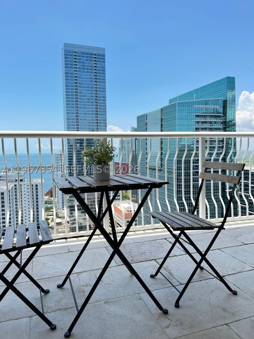 4217-1200 Brickell Bay Dr, Miami, FL, 33131-3278 | Card Image
