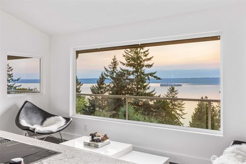 15733 25th Ave Sw, Burien, WA, 98166-2603 | Card Image