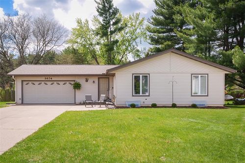 3674 S Mission Dr, Eau Claire, WI, 54701-7357 | Card Image