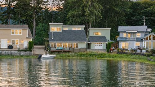 21 Ne Belaire Dr, Belfair, WA, 98528-8801 | Card Image