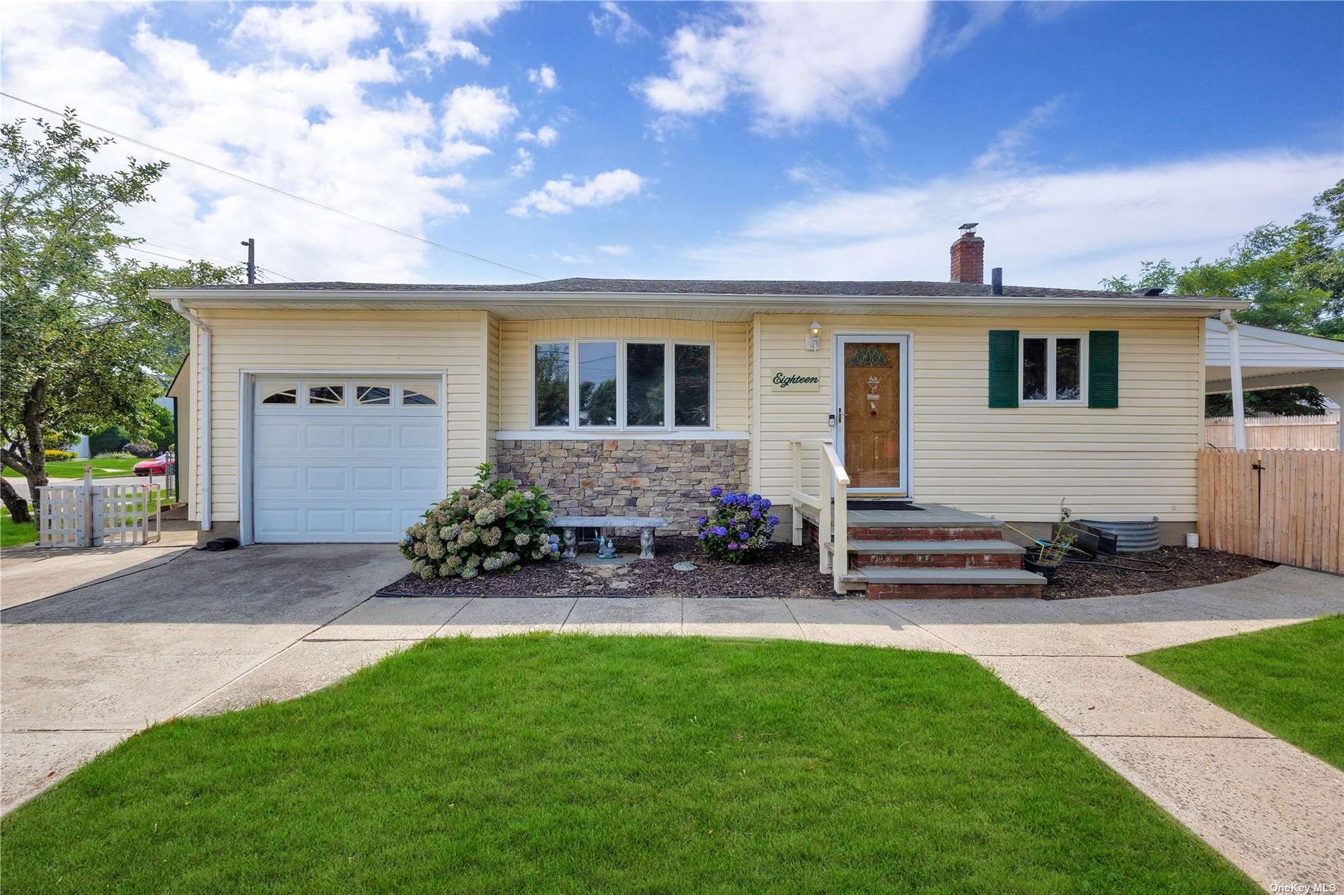 Kent St, Farmingdale, NY 11735