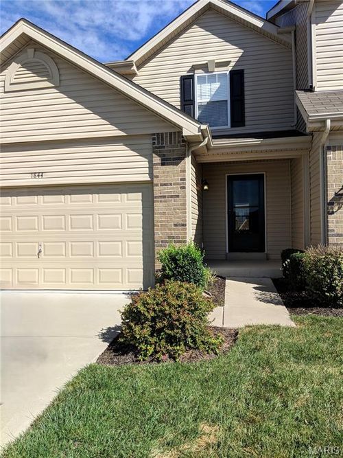1844 Sterling Oaks Dr, Saint Peters, MO, 63376-1187 | Card Image