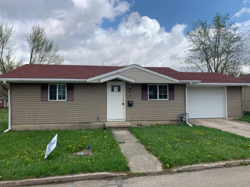 239 E Watson St, Winchester, IN, 47394-2137 | Card Image