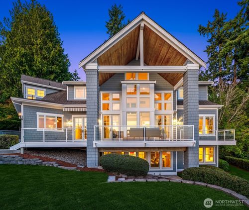 8055 W Mercer Way, Mercer Island, WA, 98040-5626 | Card Image