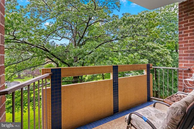 APT-401 - 7 Slade Ave, Condo with 3 bedrooms, 2 bathrooms and null parking in Baltimore MD | Image 9