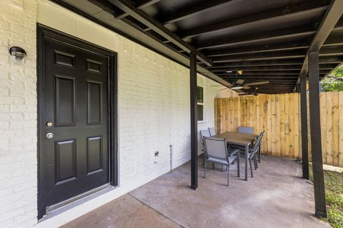 210 Slaughter St, Arlington, TX, 76011-4691 | Card Image