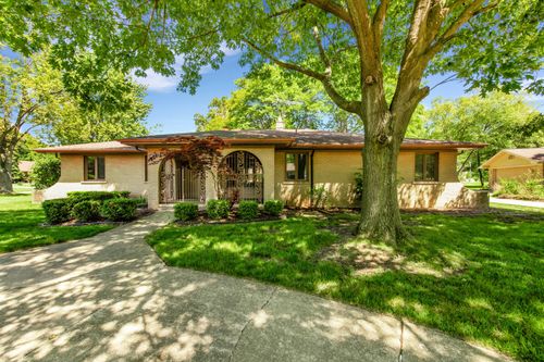 26017 Lancashire Ln, Grosse Ile, MI, 48138-1861 | Card Image