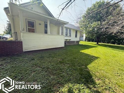 104 E Lincoln St, Winfield, IA, 52659-9594 | Card Image