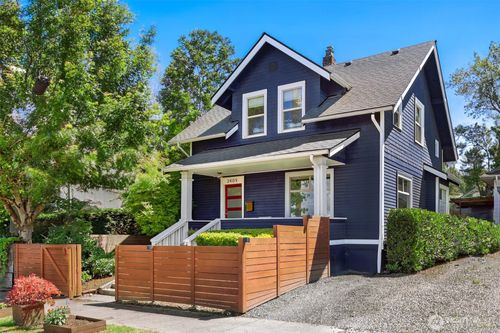 2409 E Alder St, Seattle, WA, 98122-6040 | Card Image