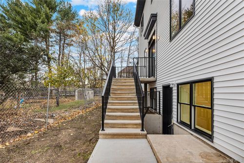 101-12 Buckman Pl, Monsey, NY, 10952-2303 | Card Image