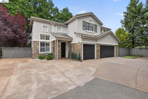 192 Mayhew Way, Walnut Creek, CA, 94597-2031 | Card Image