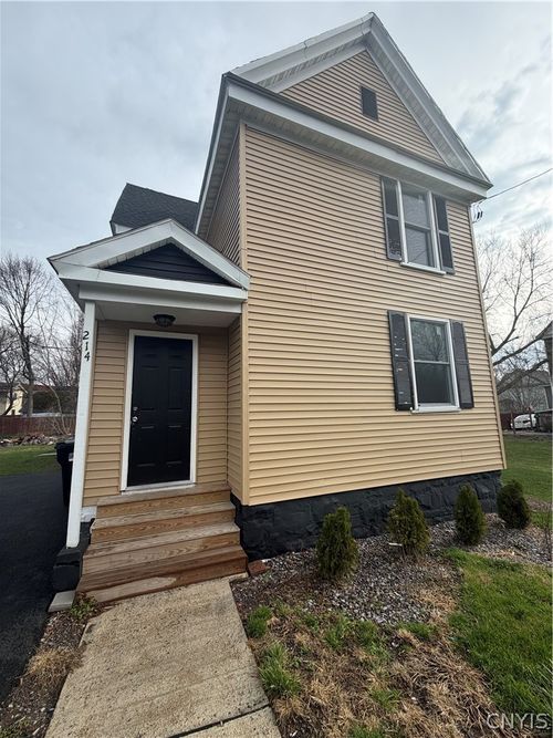214-2 Rowland St, Syracuse, NY, 13204-3943 | Card Image