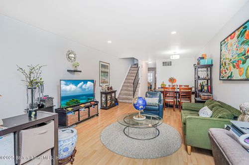 62 Lyceum Ct, Staten Island, NY, 10310-2356 | Card Image