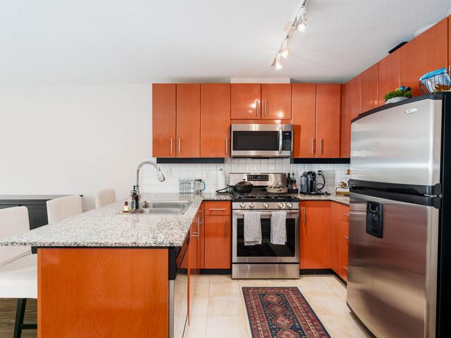1107 - 188 E Espl, Condo with 1 bedrooms, 1 bathrooms and 1 parking in North Vancouver BC | Image 10