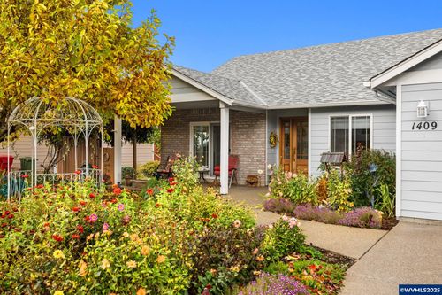 1409 Crestview Dr, Silverton, OR, 97381-1961 | Card Image