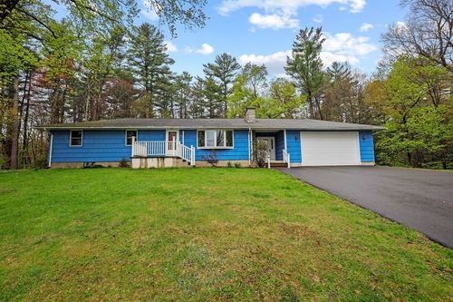27 Lyman St, Granby, MA, 01033-9511 | Card Image