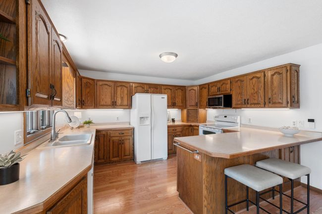 Large kitchen with an abundance of cabinet and counter space! | Image 4