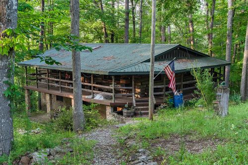 1555 Brown Creek Dr, Crossville, TN, 38571-3712 | Card Image
